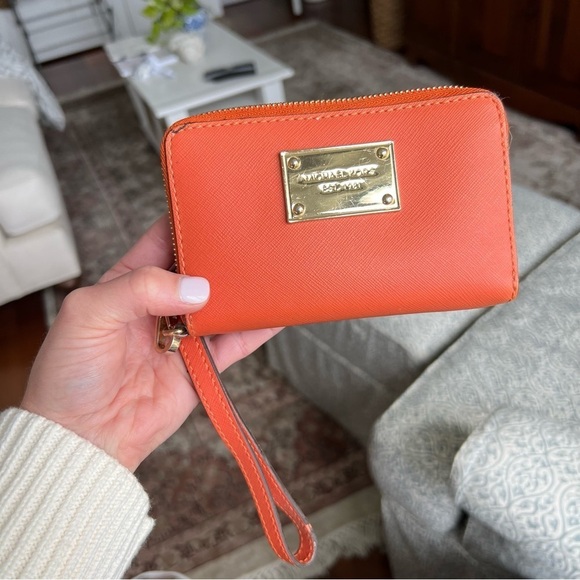 Michael Kors Orange Wallet - Picture 8 of 8